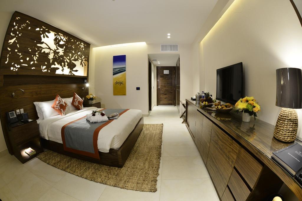 The Palms Beach Hotel & Spa Koweït Extérieur photo Deluxe Room